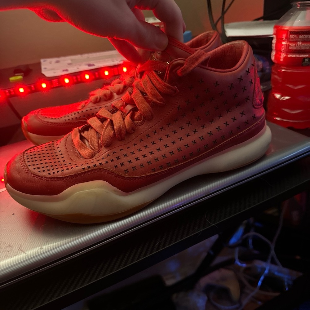 Size 10.5 Kobe 10 EXT mid university red